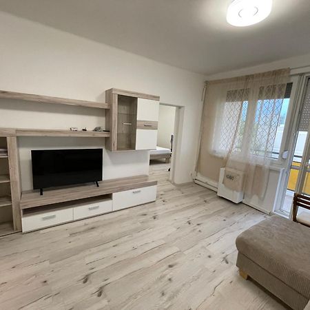 Malompark Apartman With Free Parking 데브레첸 외부 사진