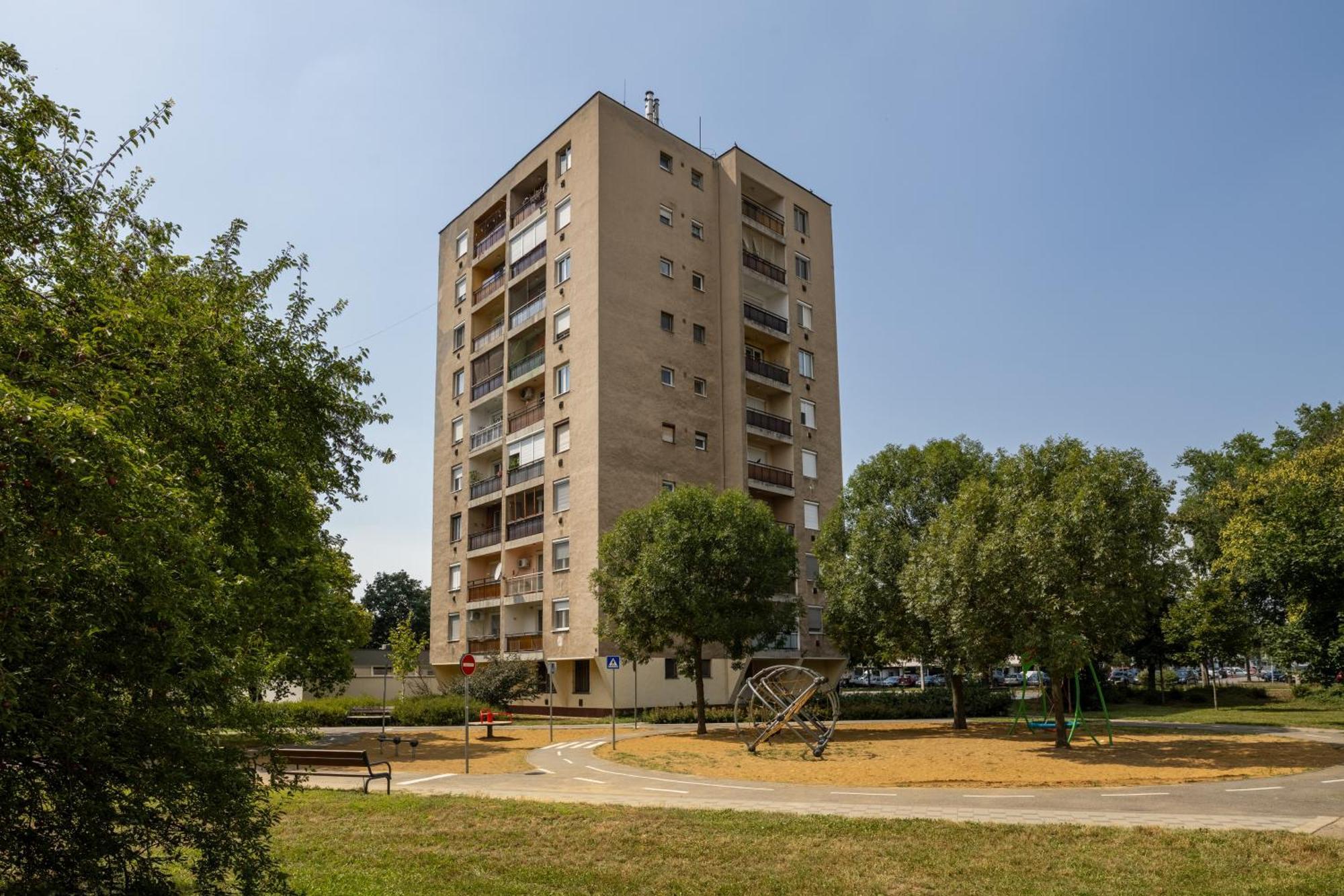 Malompark Apartman With Free Parking 데브레첸 외부 사진